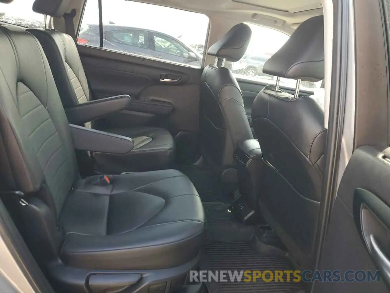 11 Фотография поврежденного автомобиля 5TDKBRCH3RS636172 TOYOTA HIGHLANDER 2024