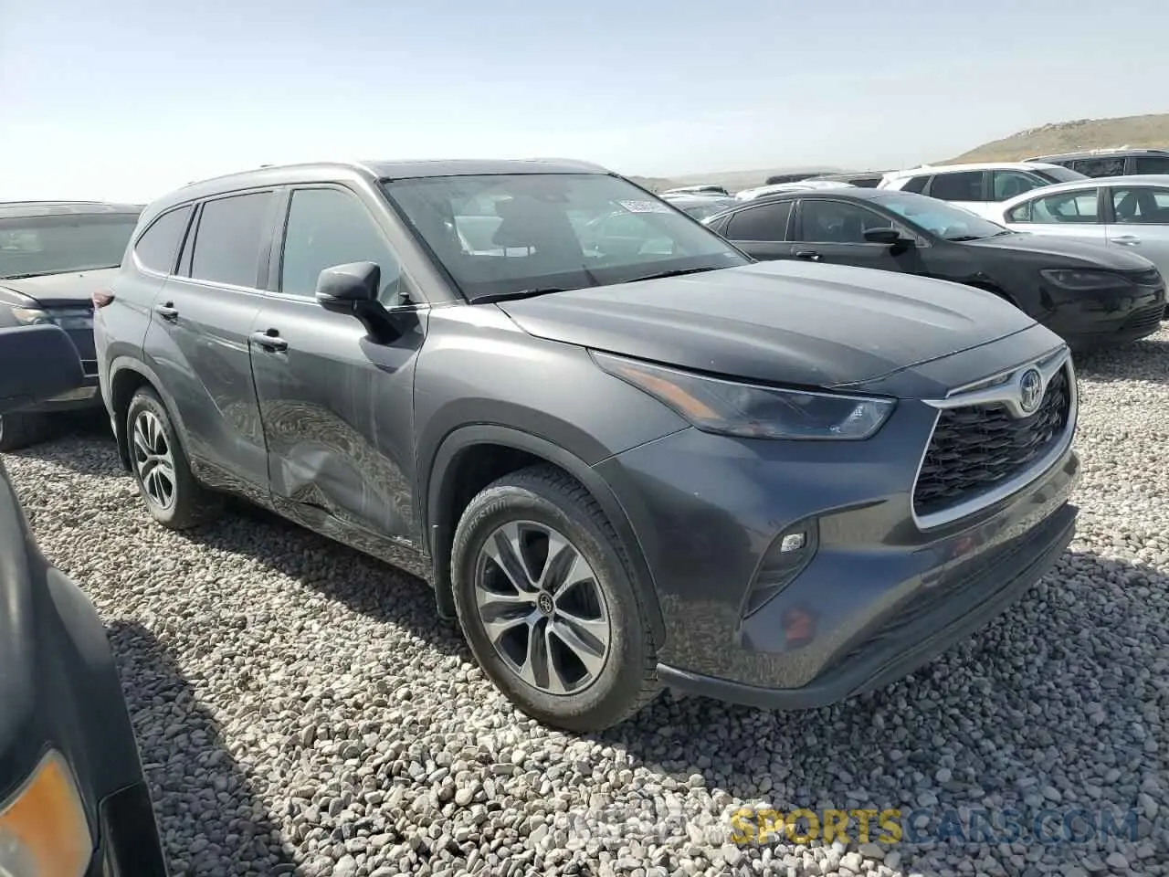 4 Photograph of a damaged car 5TDKBRCH8RS638483 TOYOTA HIGHLANDER 2024