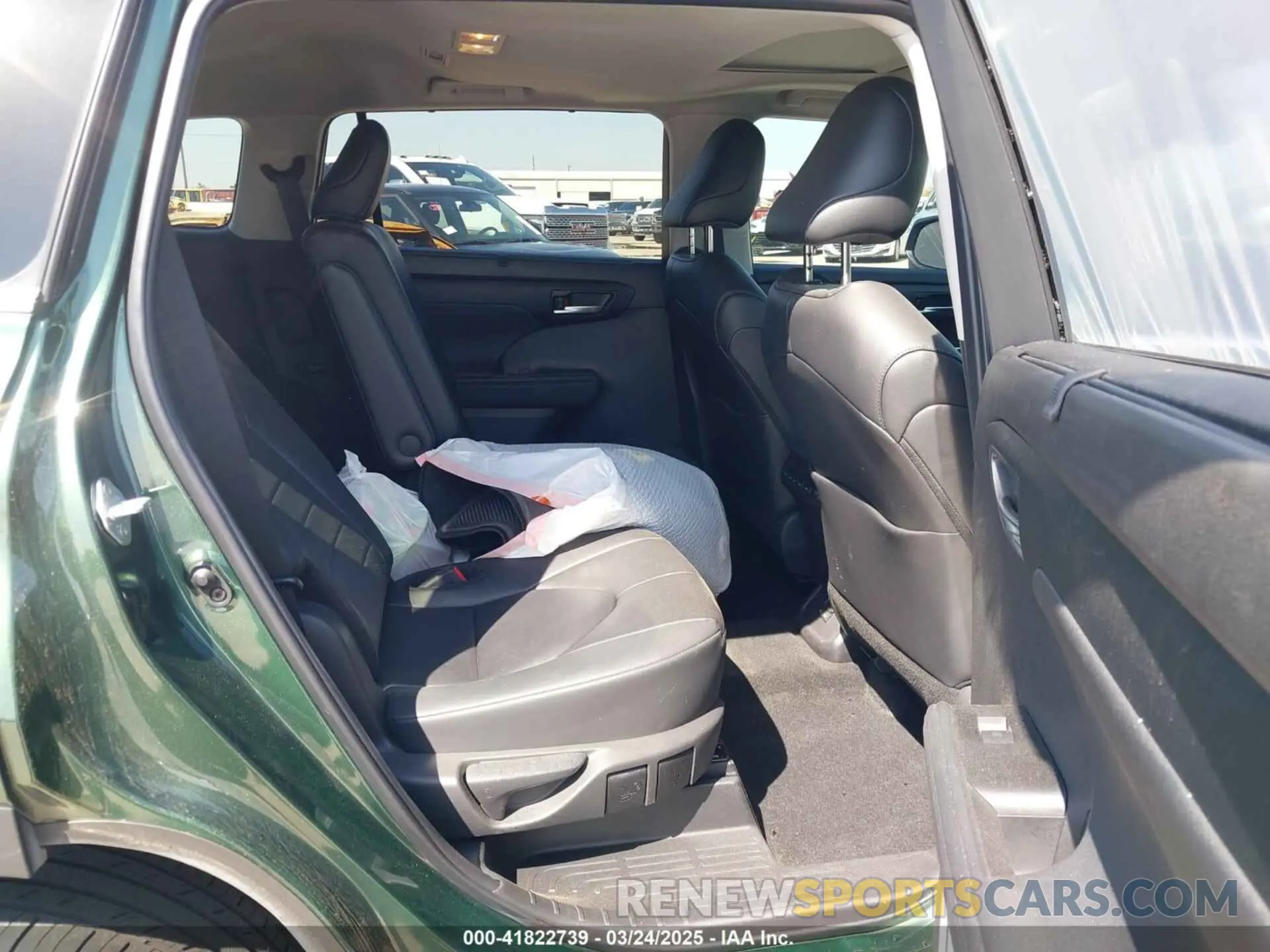 8 Фотография поврежденного автомобиля 5TDKDRAH0RS528069 TOYOTA HIGHLANDER 2024