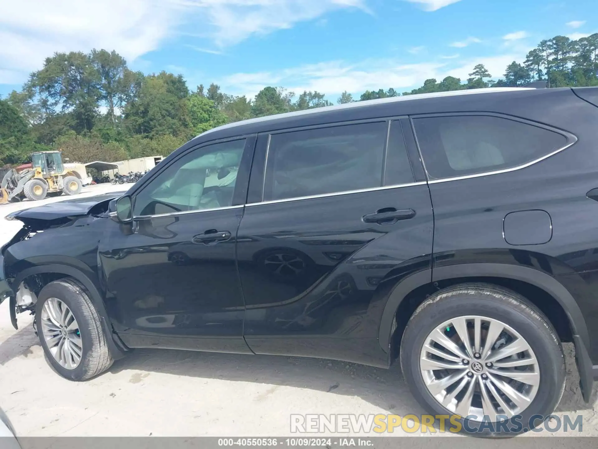 14 Photograph of a damaged car 5TDKDRAH0RS548306 TOYOTA HIGHLANDER 2024