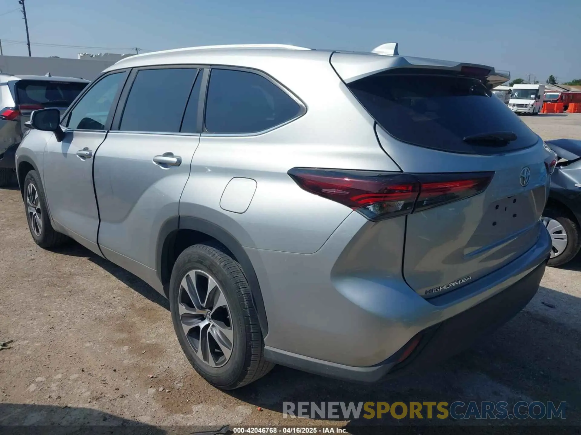 3 Photograph of a damaged car 5TDKDRAH1RS534544 TOYOTA HIGHLANDER 2024