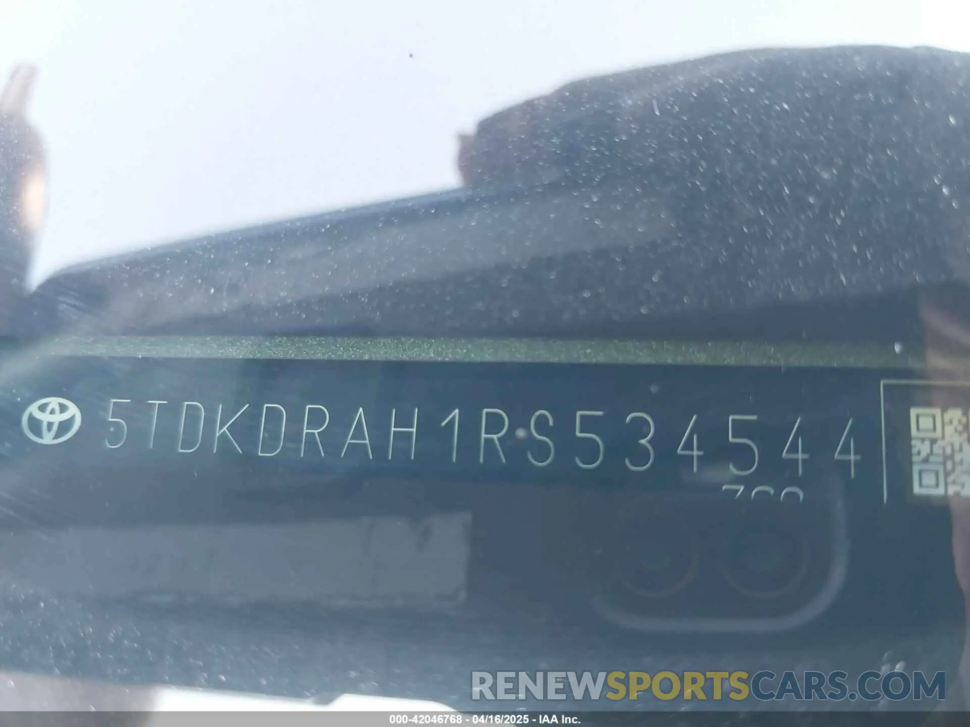 9 Photograph of a damaged car 5TDKDRAH1RS534544 TOYOTA HIGHLANDER 2024