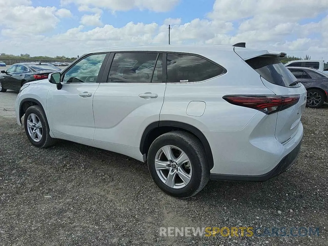 2 Photograph of a damaged car 5TDKDRAH2RS539218 TOYOTA HIGHLANDER 2024