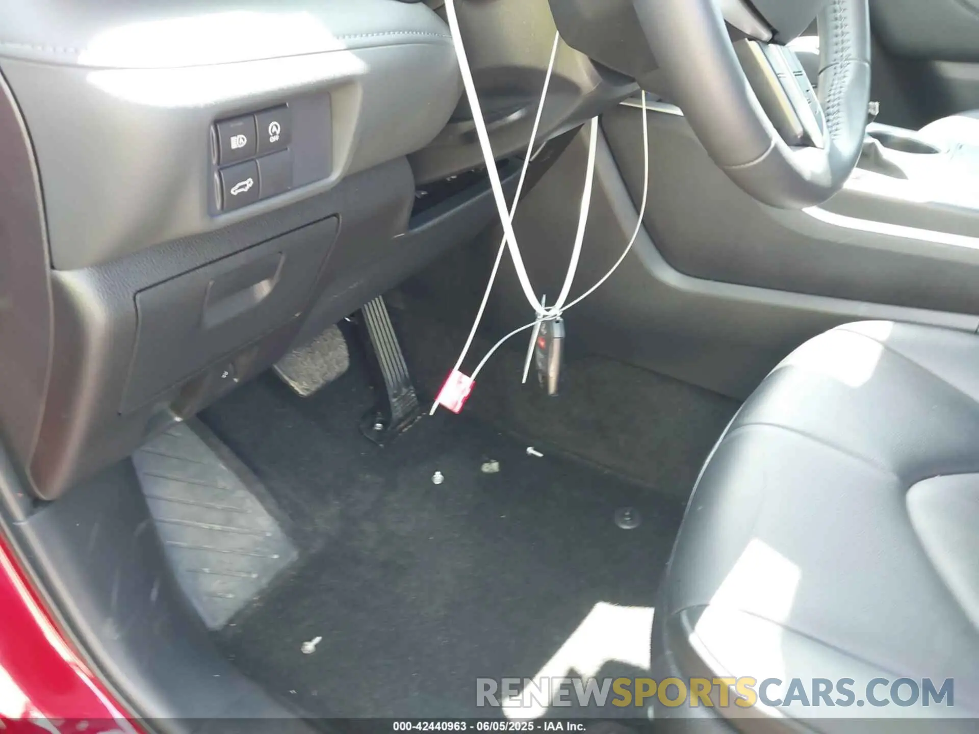 11 Photograph of a damaged car 5TDKDRAH2RS542040 TOYOTA HIGHLANDER 2024
