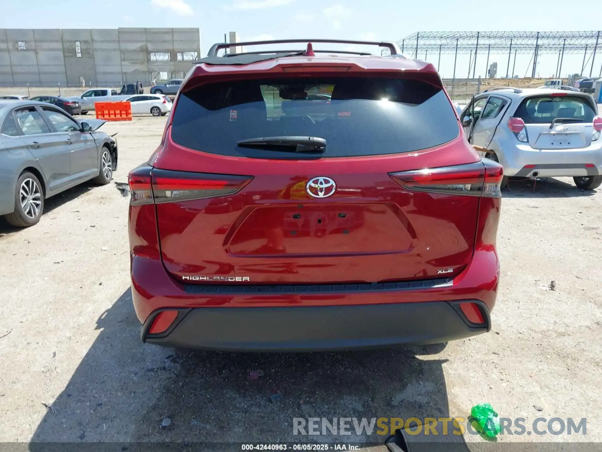 16 Photograph of a damaged car 5TDKDRAH2RS542040 TOYOTA HIGHLANDER 2024