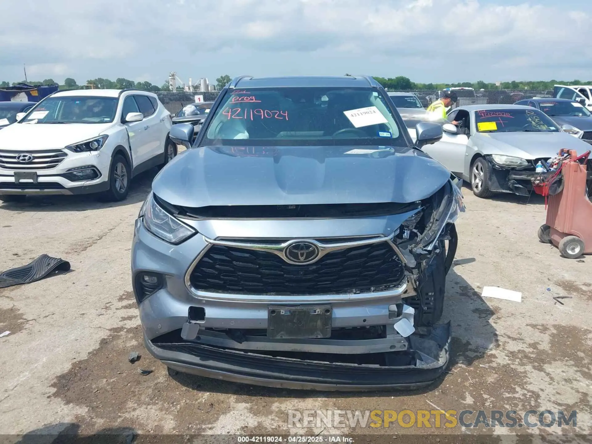 12 Фотография поврежденного автомобиля 5TDKDRAH3RS531743 TOYOTA HIGHLANDER 2024