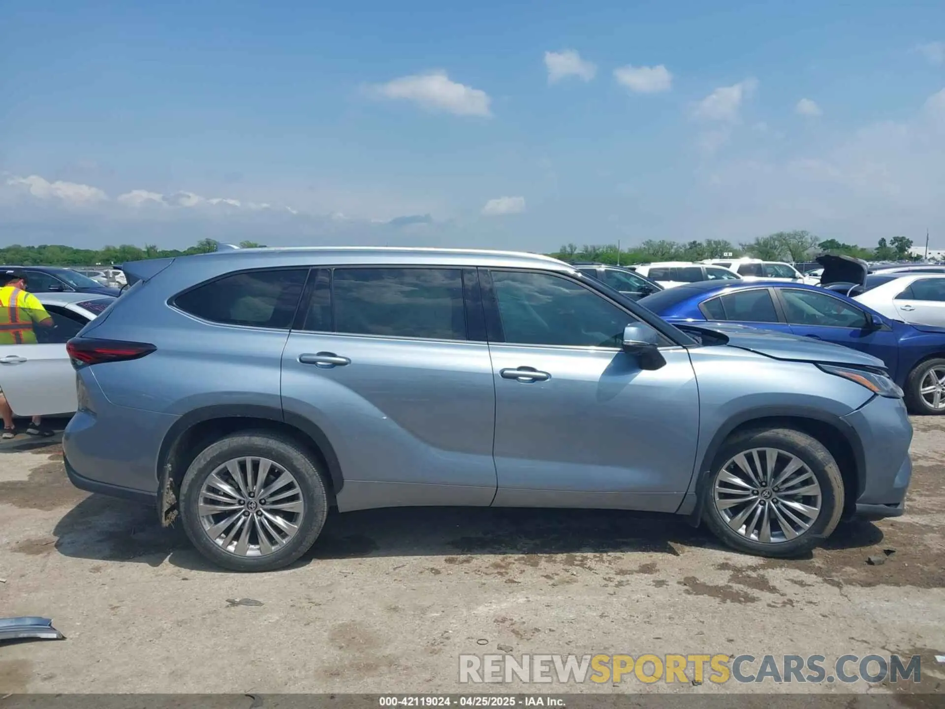 13 Фотография поврежденного автомобиля 5TDKDRAH3RS531743 TOYOTA HIGHLANDER 2024