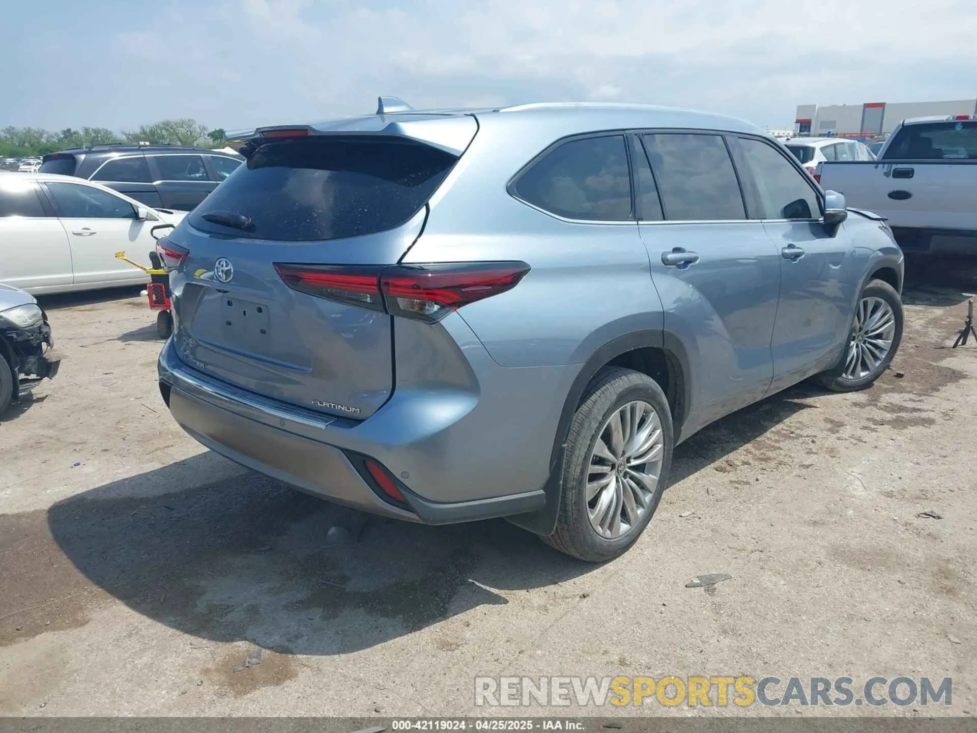 4 Фотография поврежденного автомобиля 5TDKDRAH3RS531743 TOYOTA HIGHLANDER 2024