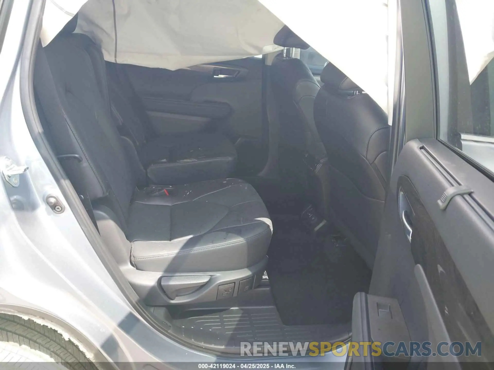 8 Фотография поврежденного автомобиля 5TDKDRAH3RS531743 TOYOTA HIGHLANDER 2024