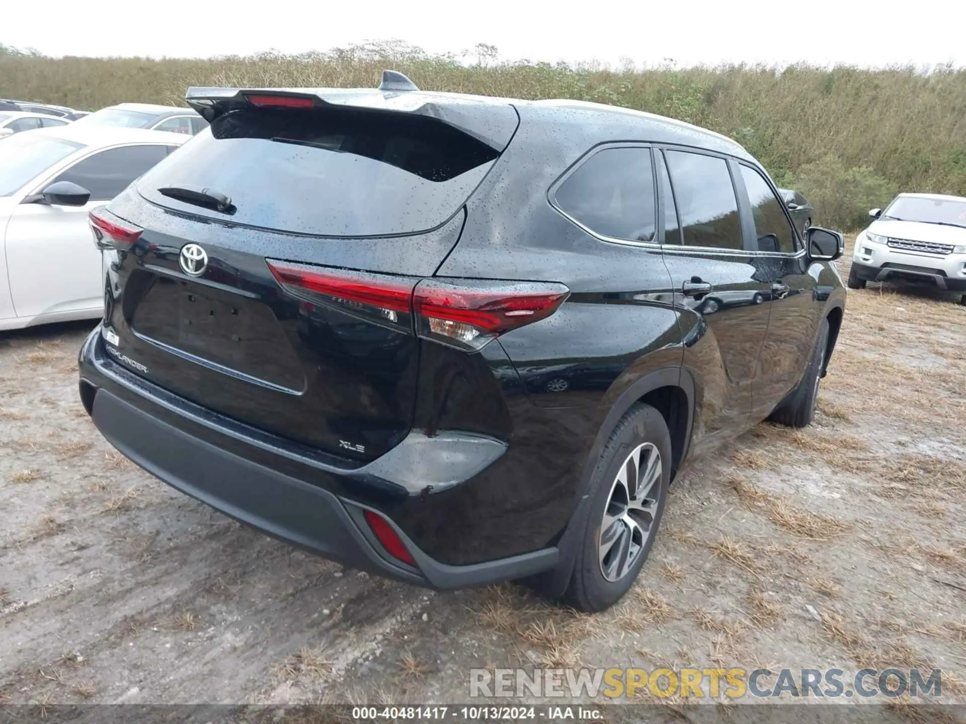 4 Photograph of a damaged car 5TDKDRAH3RS536005 TOYOTA HIGHLANDER 2024