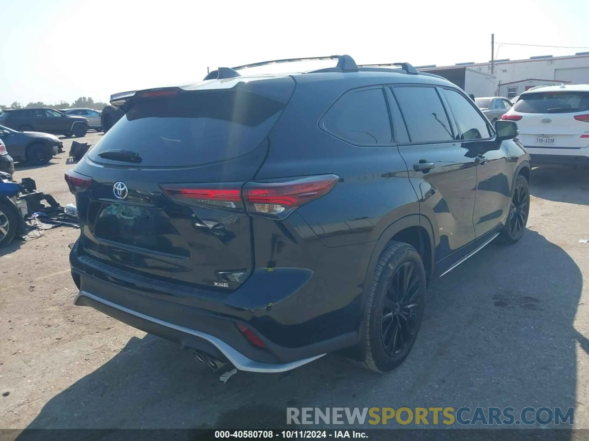 4 Photograph of a damaged car 5TDKDRAH4RS529760 TOYOTA HIGHLANDER 2024
