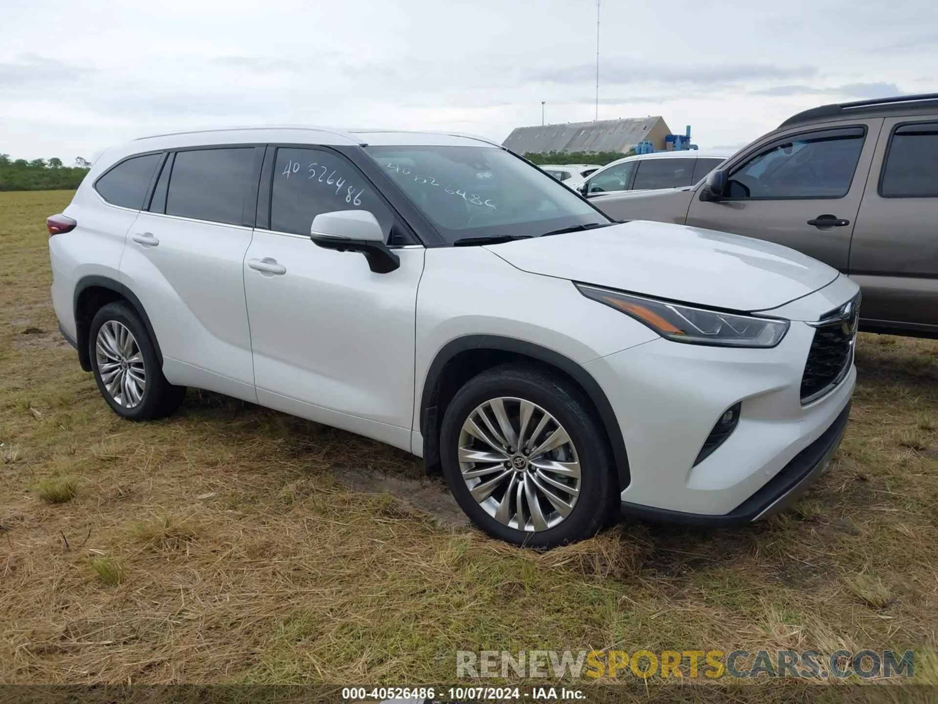 1 Фотография поврежденного автомобиля 5TDKDRAH4RS539608 TOYOTA HIGHLANDER 2024