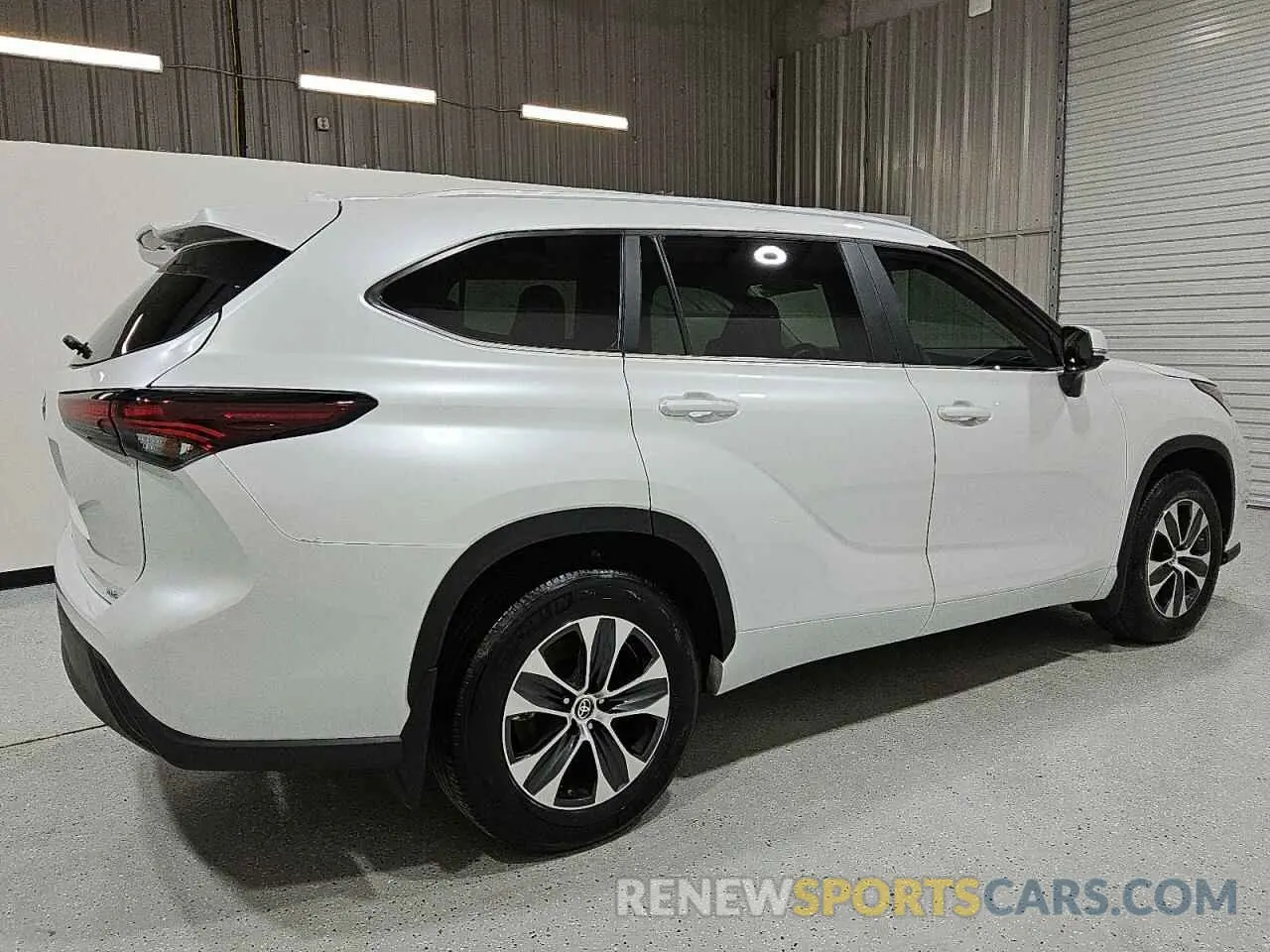 3 Фотография поврежденного автомобиля 5TDKDRAH5RS054524 TOYOTA HIGHLANDER 2024