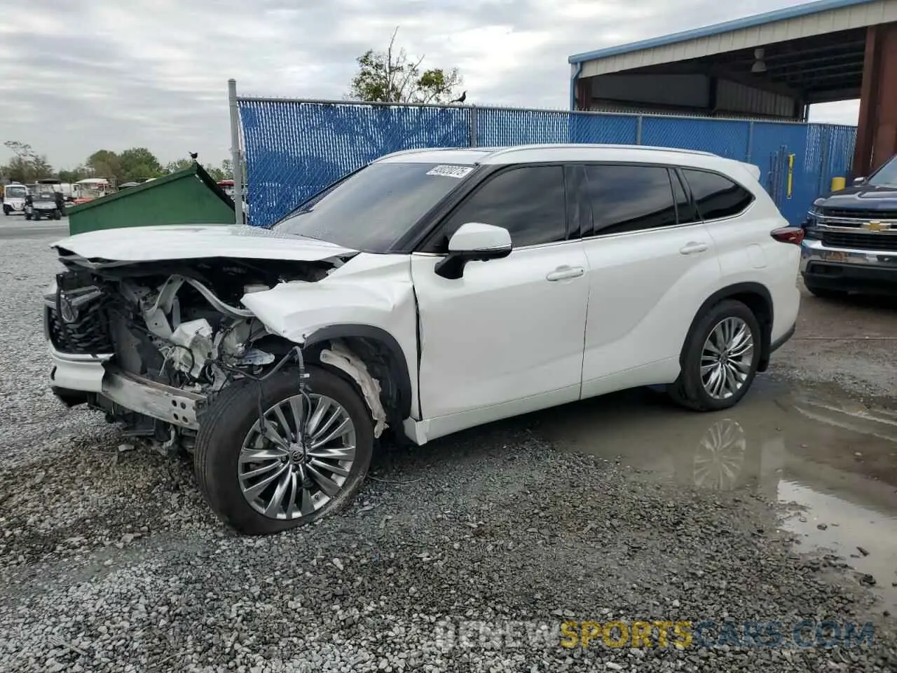 1 Photograph of a damaged car 5TDKDRAH7RS534063 TOYOTA HIGHLANDER 2024
