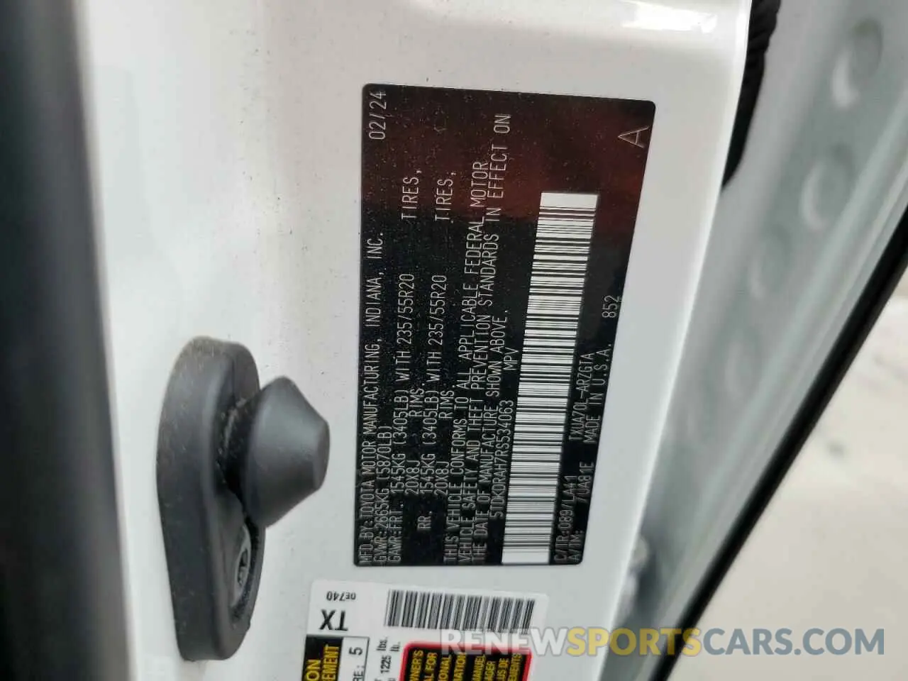 13 Photograph of a damaged car 5TDKDRAH7RS534063 TOYOTA HIGHLANDER 2024