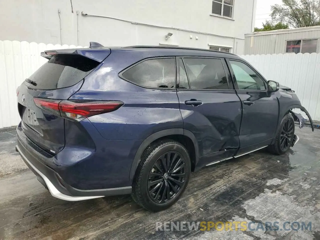 3 Photograph of a damaged car 5TDKDRAH8RS528143 TOYOTA HIGHLANDER 2024