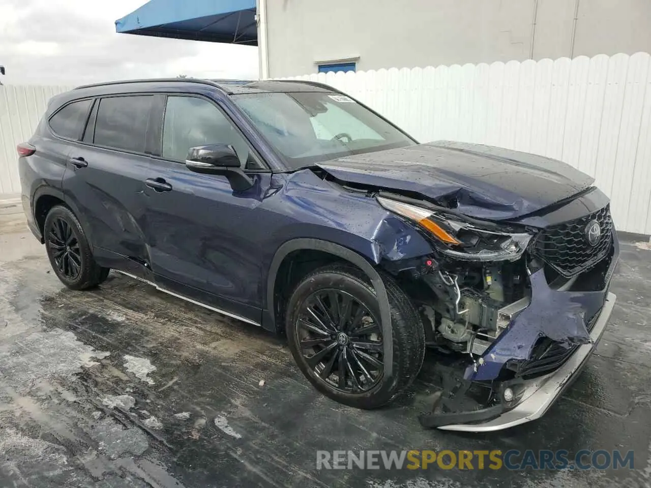4 Photograph of a damaged car 5TDKDRAH8RS528143 TOYOTA HIGHLANDER 2024