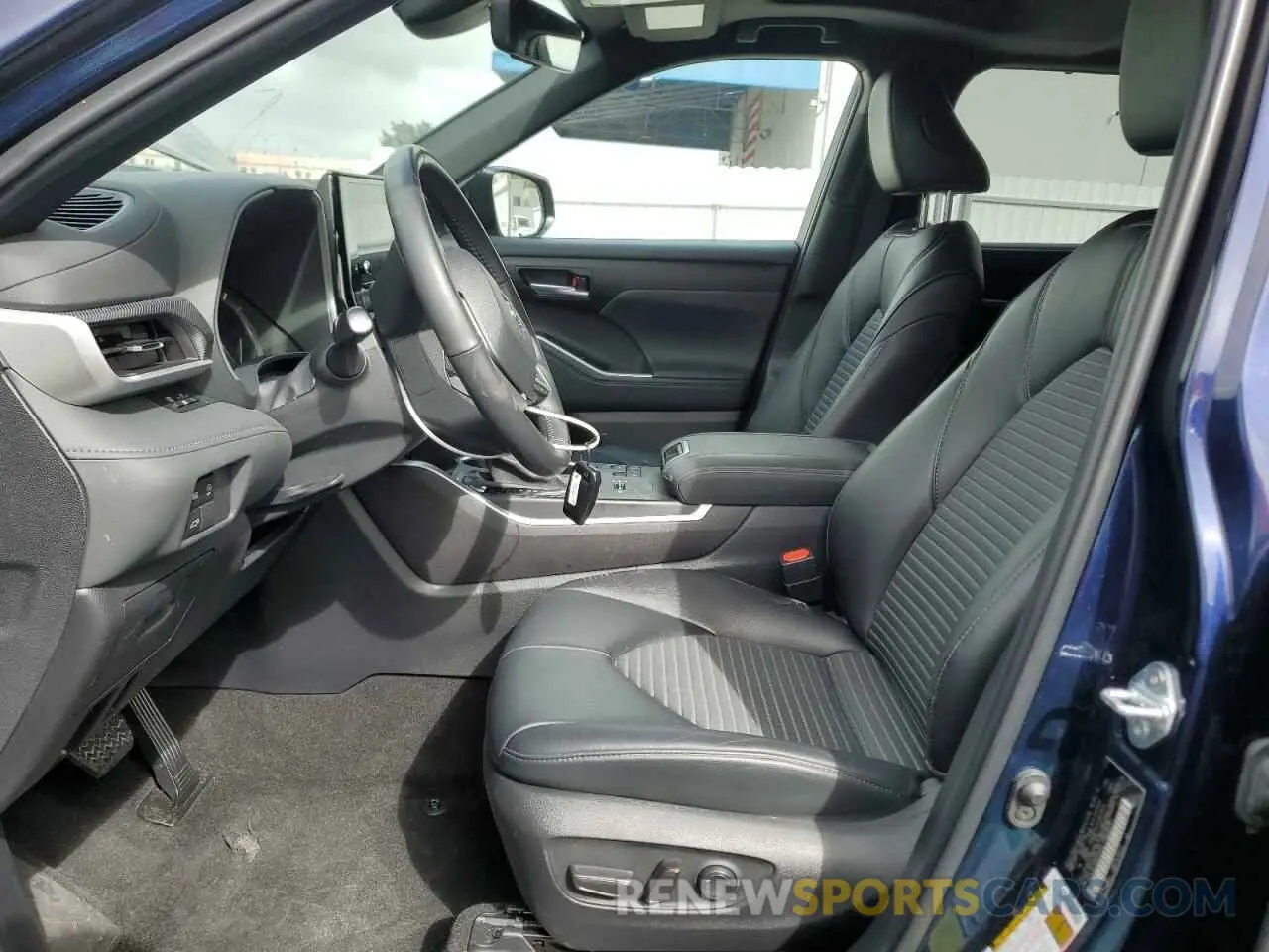 7 Photograph of a damaged car 5TDKDRAH8RS528143 TOYOTA HIGHLANDER 2024
