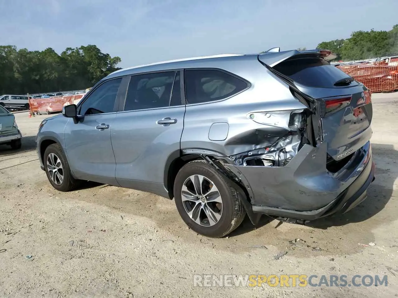 2 Photograph of a damaged car 5TDKDRAH9RS548529 TOYOTA HIGHLANDER 2024