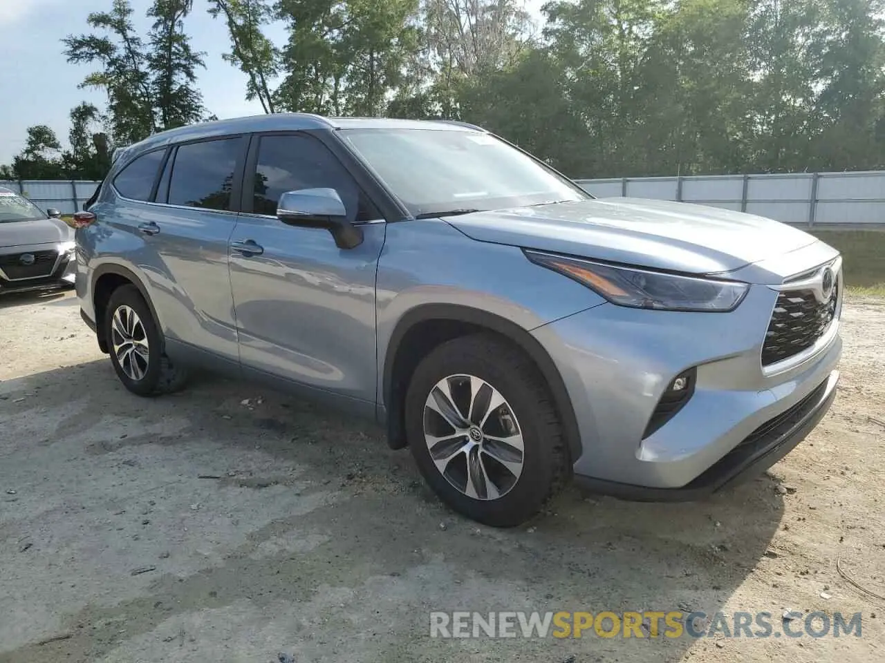 4 Photograph of a damaged car 5TDKDRAH9RS548529 TOYOTA HIGHLANDER 2024