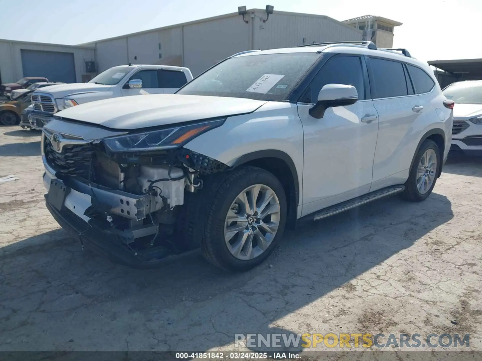 2 Фотография поврежденного автомобиля 5TDKDRAHXRS534302 TOYOTA HIGHLANDER 2024