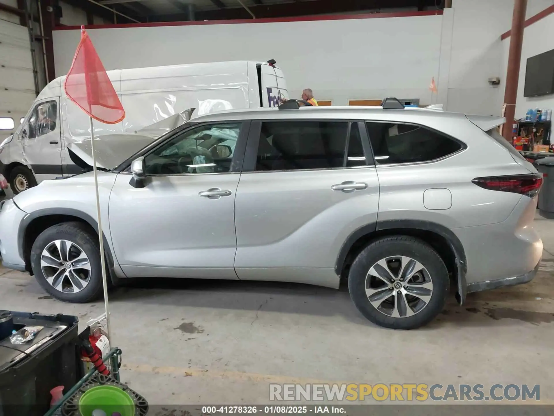 14 Photograph of a damaged car 5TDKDRBH0RS540396 TOYOTA HIGHLANDER 2024