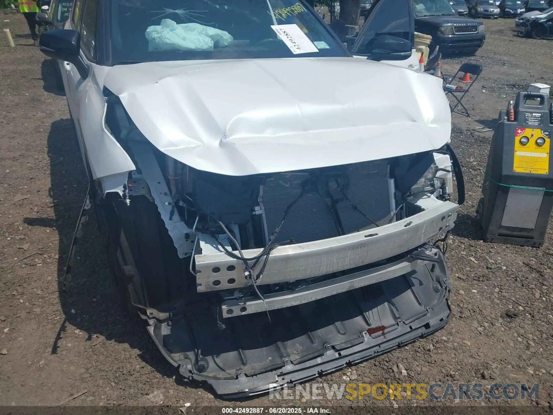 6 Photograph of a damaged car 5TDKDRBH0RS548417 TOYOTA HIGHLANDER 2024
