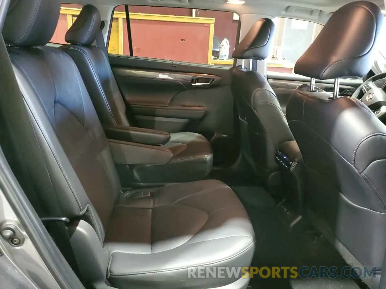 11 Фотография поврежденного автомобиля 5TDKDRBH1RS528497 TOYOTA HIGHLANDER 2024
