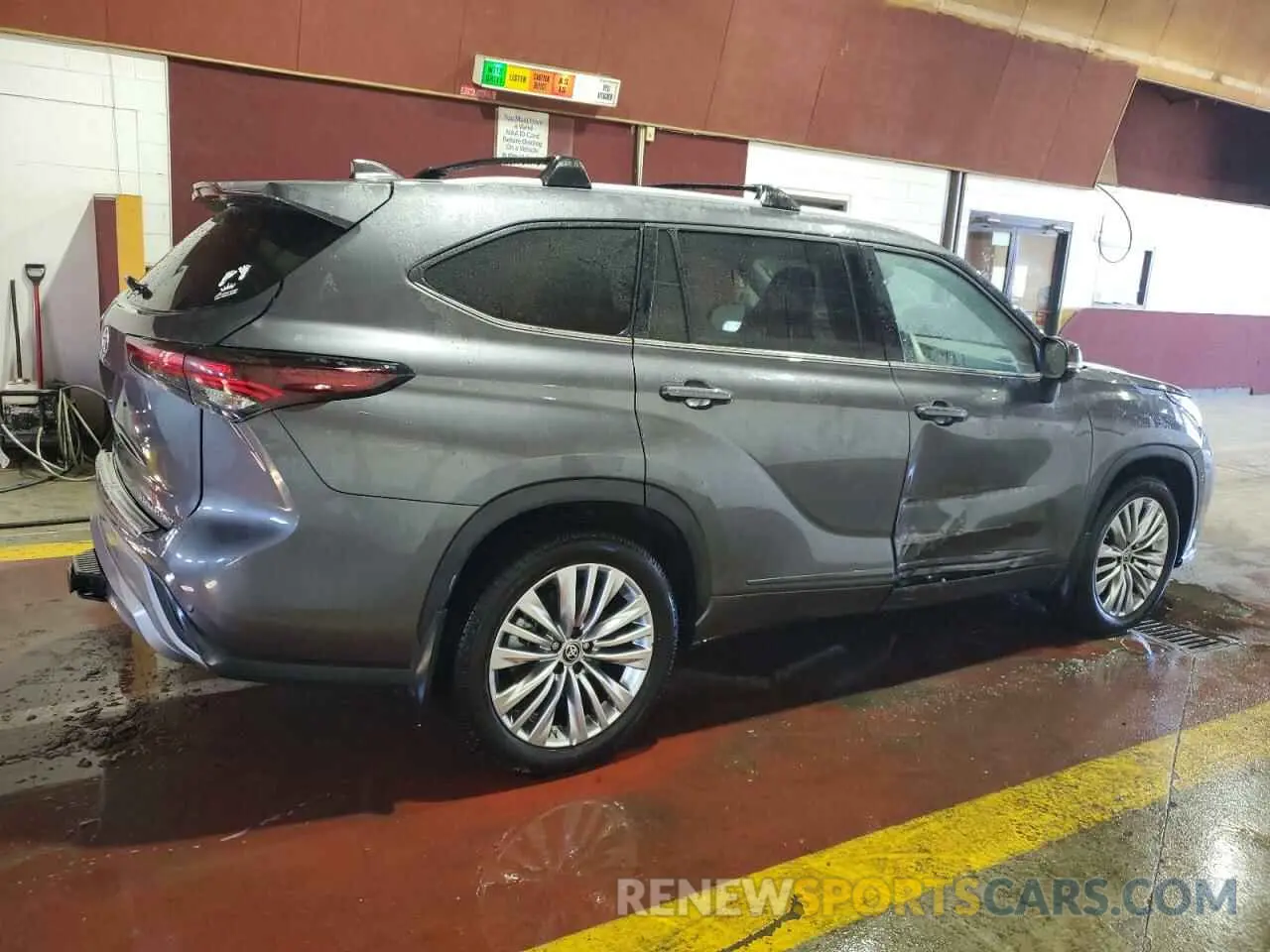 3 Фотография поврежденного автомобиля 5TDKDRBH1RS528497 TOYOTA HIGHLANDER 2024