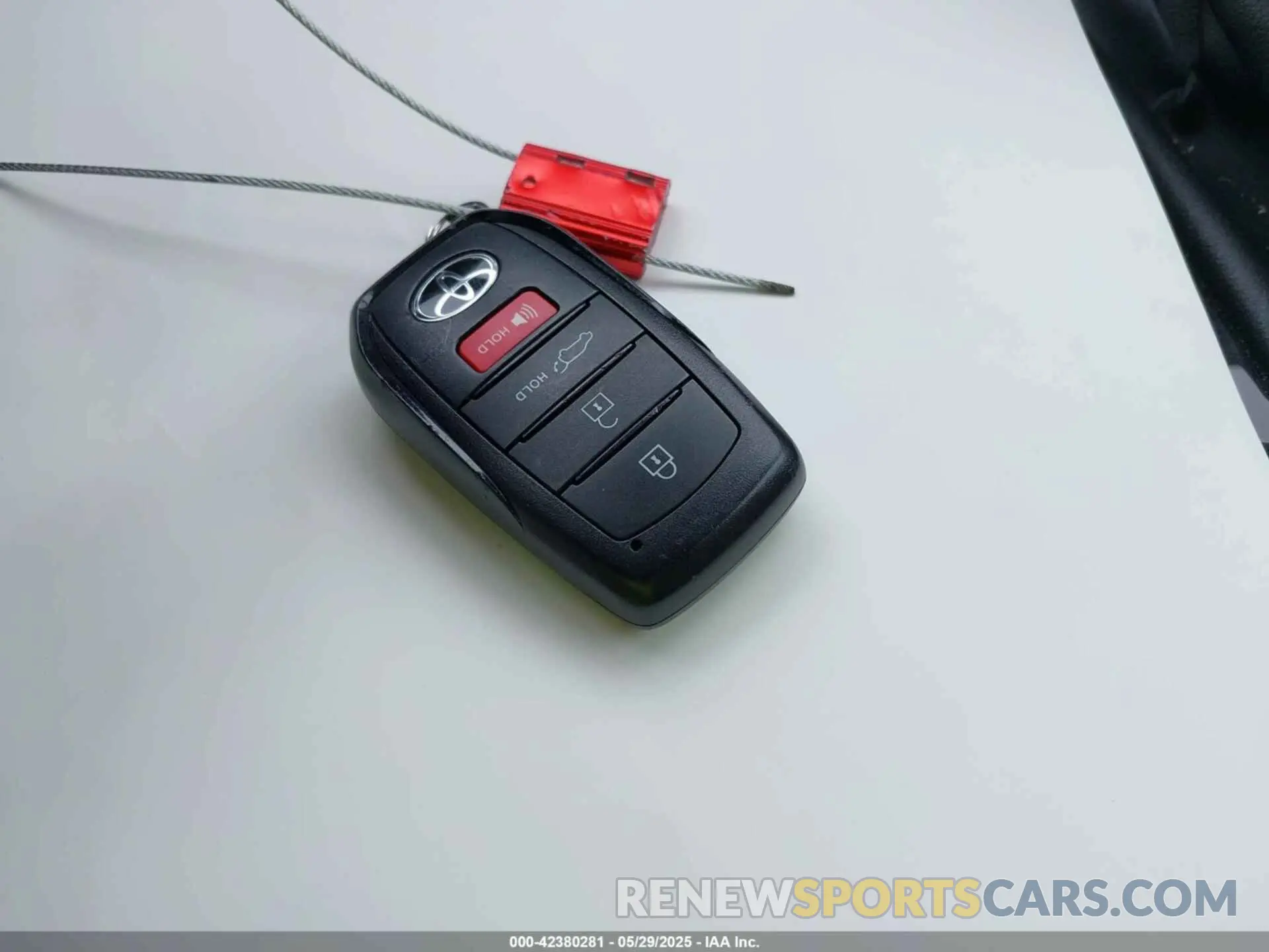 11 Photograph of a damaged car 5TDKDRBH1RS551813 TOYOTA HIGHLANDER 2024