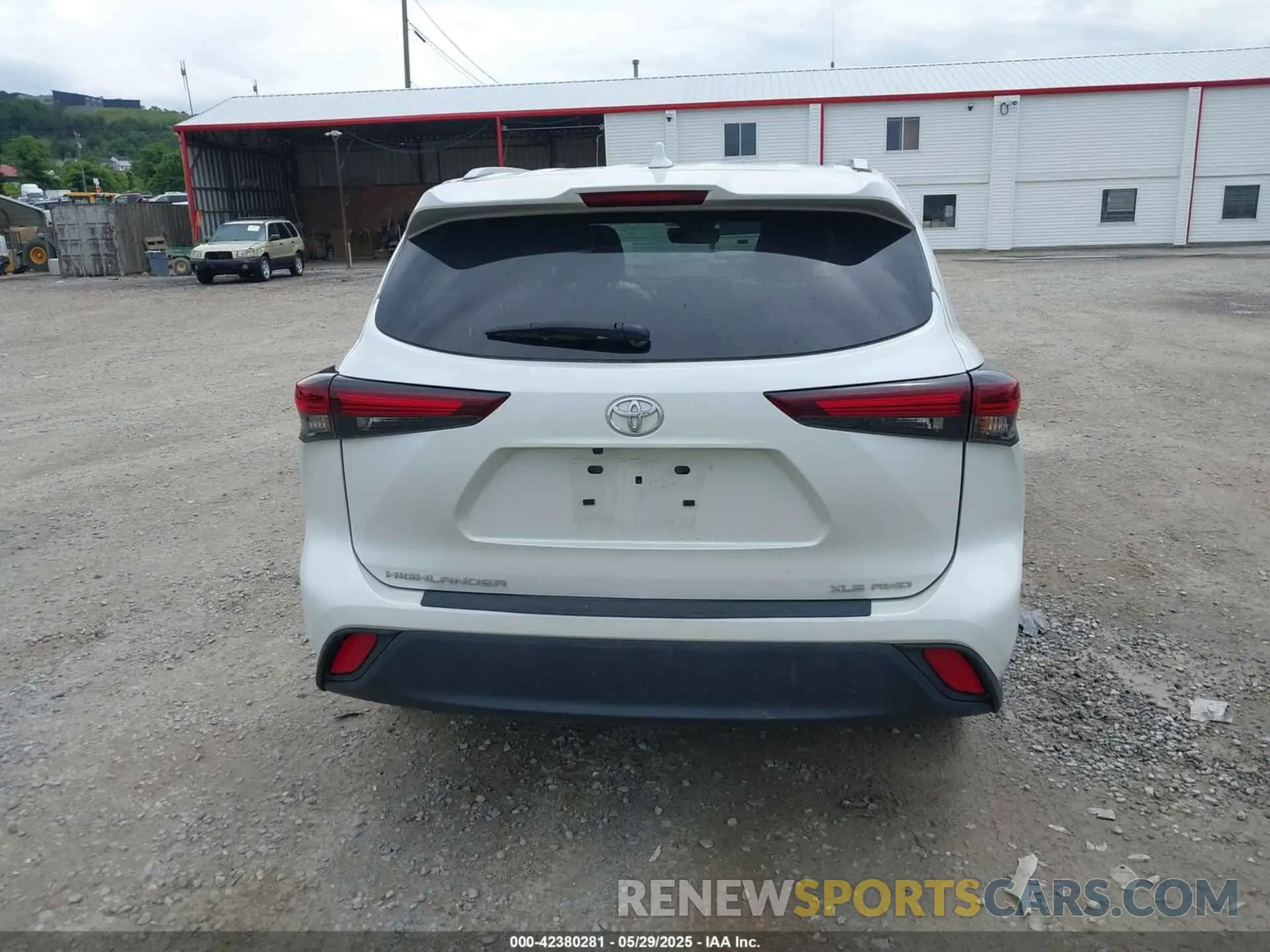 16 Photograph of a damaged car 5TDKDRBH1RS551813 TOYOTA HIGHLANDER 2024