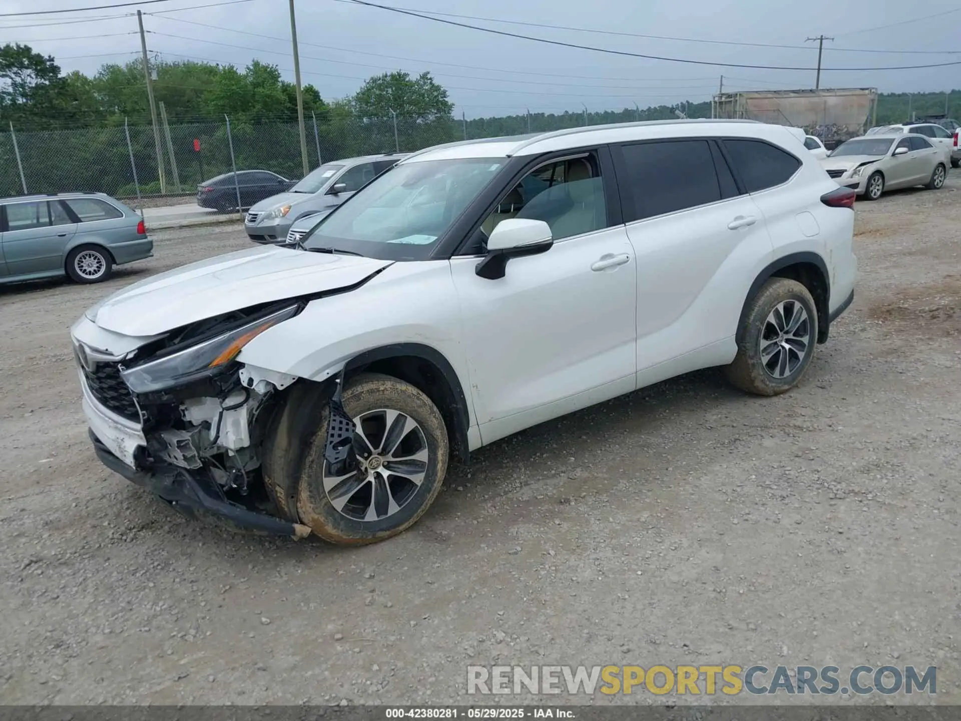 2 Photograph of a damaged car 5TDKDRBH1RS551813 TOYOTA HIGHLANDER 2024