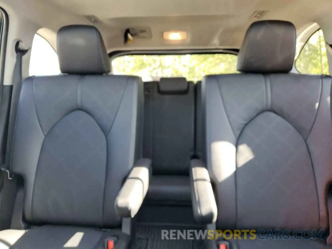 10 Photograph of a damaged car 5TDKDRBH1RS569096 TOYOTA HIGHLANDER 2024