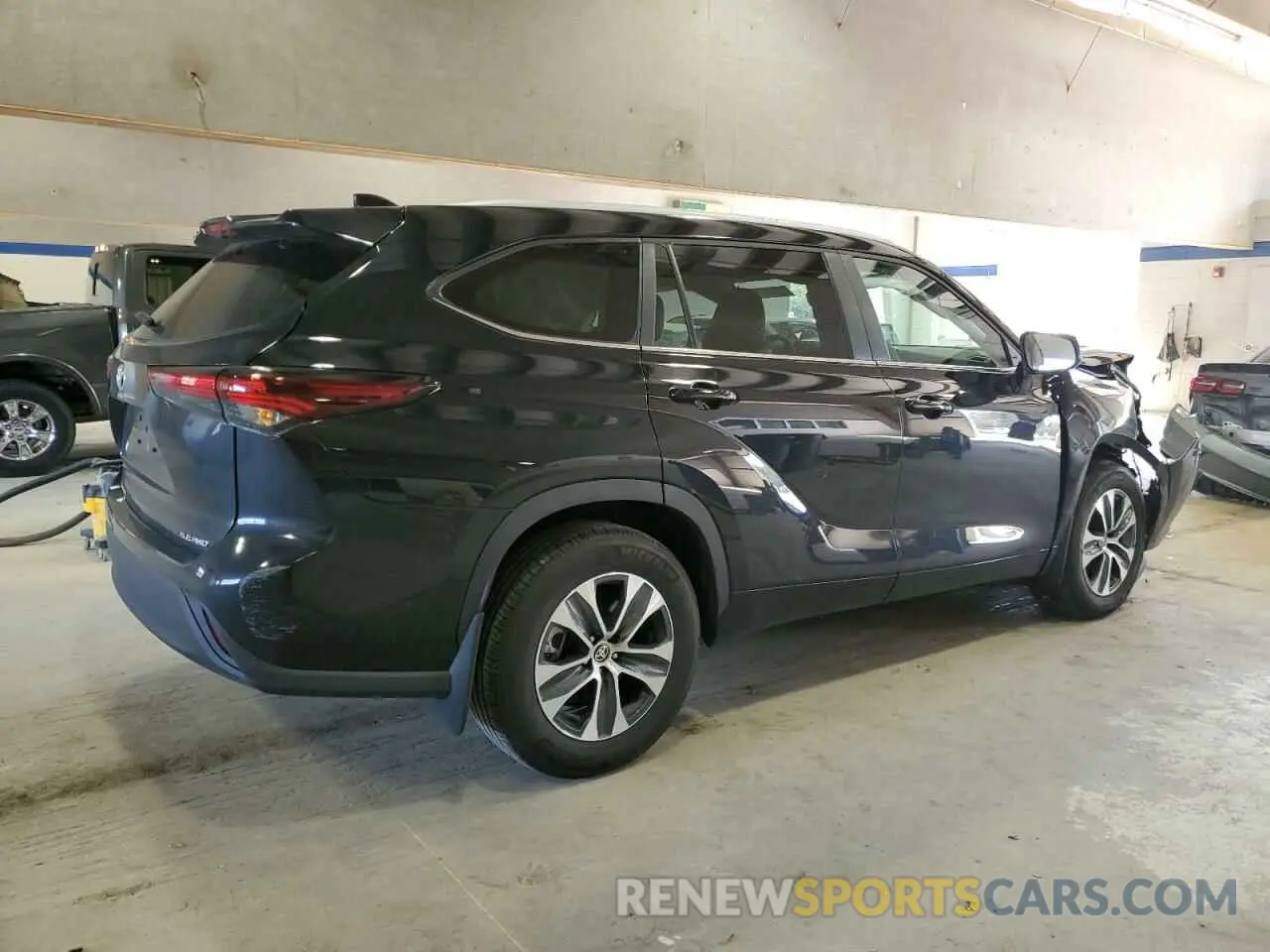 3 Фотография поврежденного автомобиля 5TDKDRBH2RS568071 TOYOTA HIGHLANDER 2024