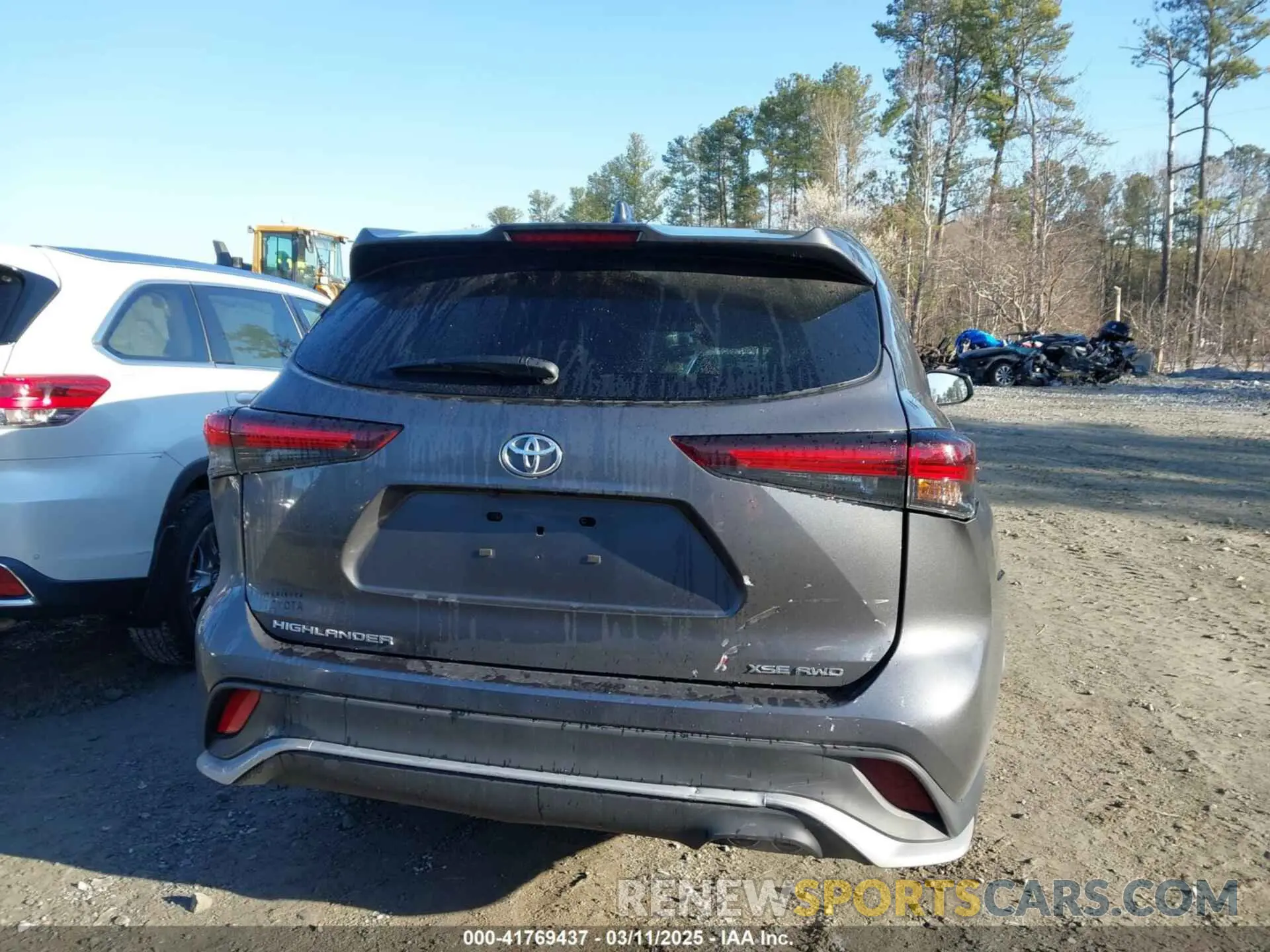 16 Photograph of a damaged car 5TDKDRBH3RS531823 TOYOTA HIGHLANDER 2024