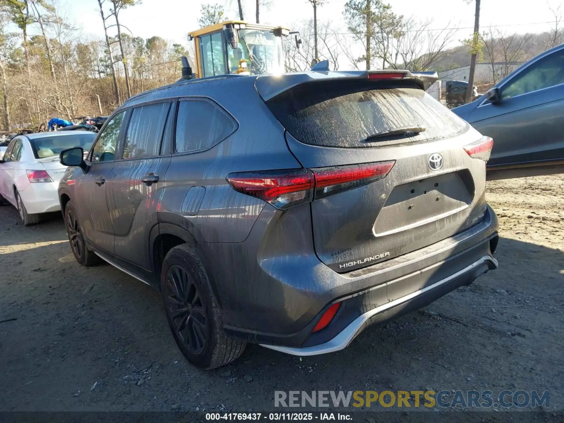 3 Photograph of a damaged car 5TDKDRBH3RS531823 TOYOTA HIGHLANDER 2024
