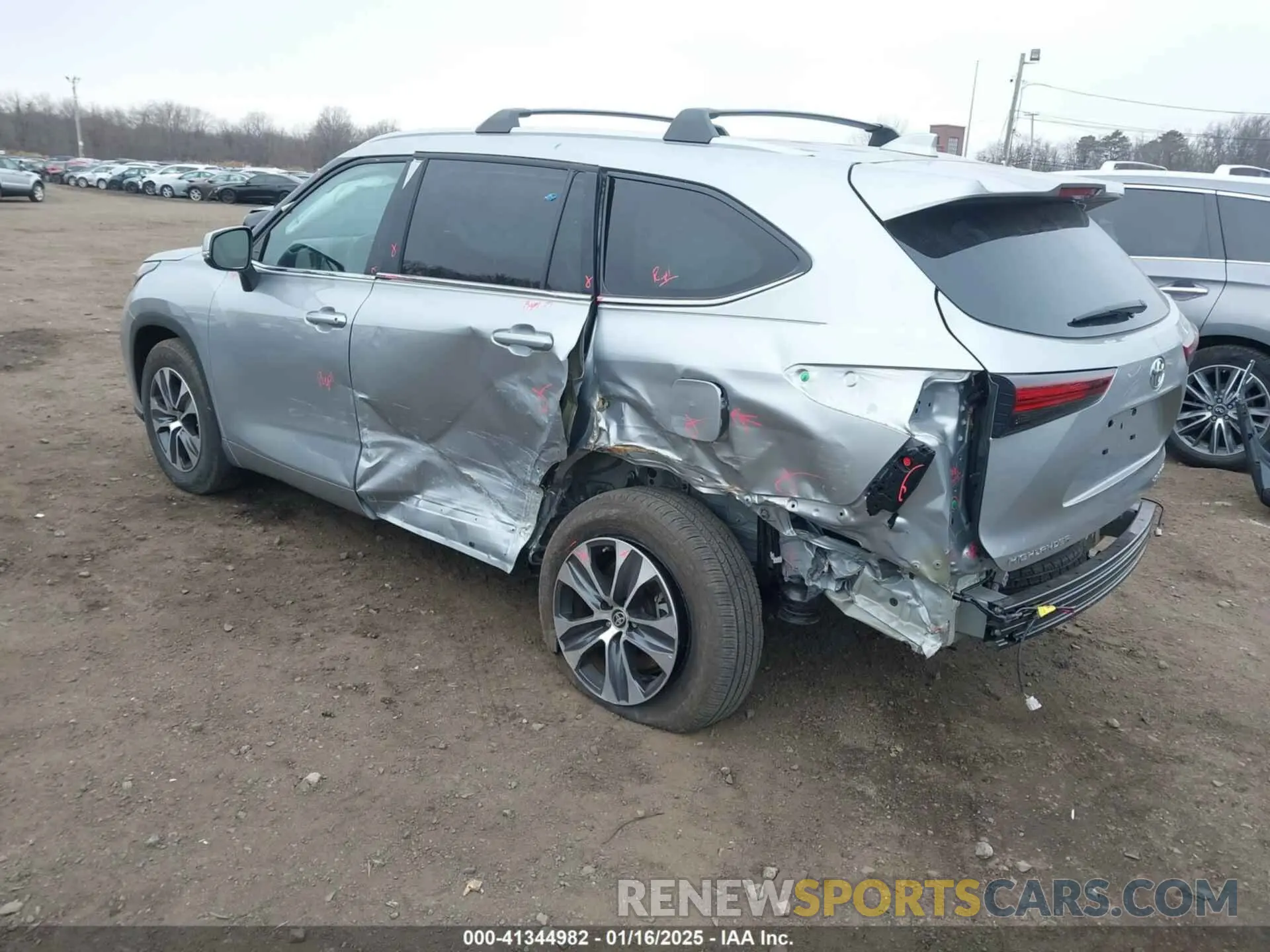 3 Фотография поврежденного автомобиля 5TDKDRBH3RS532227 TOYOTA HIGHLANDER 2024