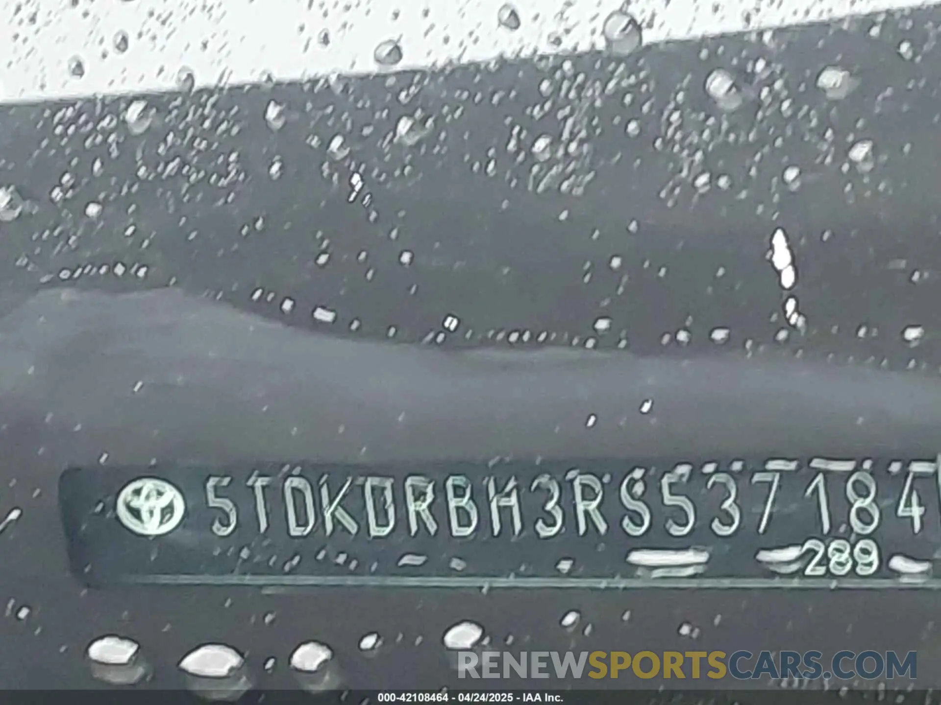 18 Photograph of a damaged car 5TDKDRBH3RS537184 TOYOTA HIGHLANDER 2024