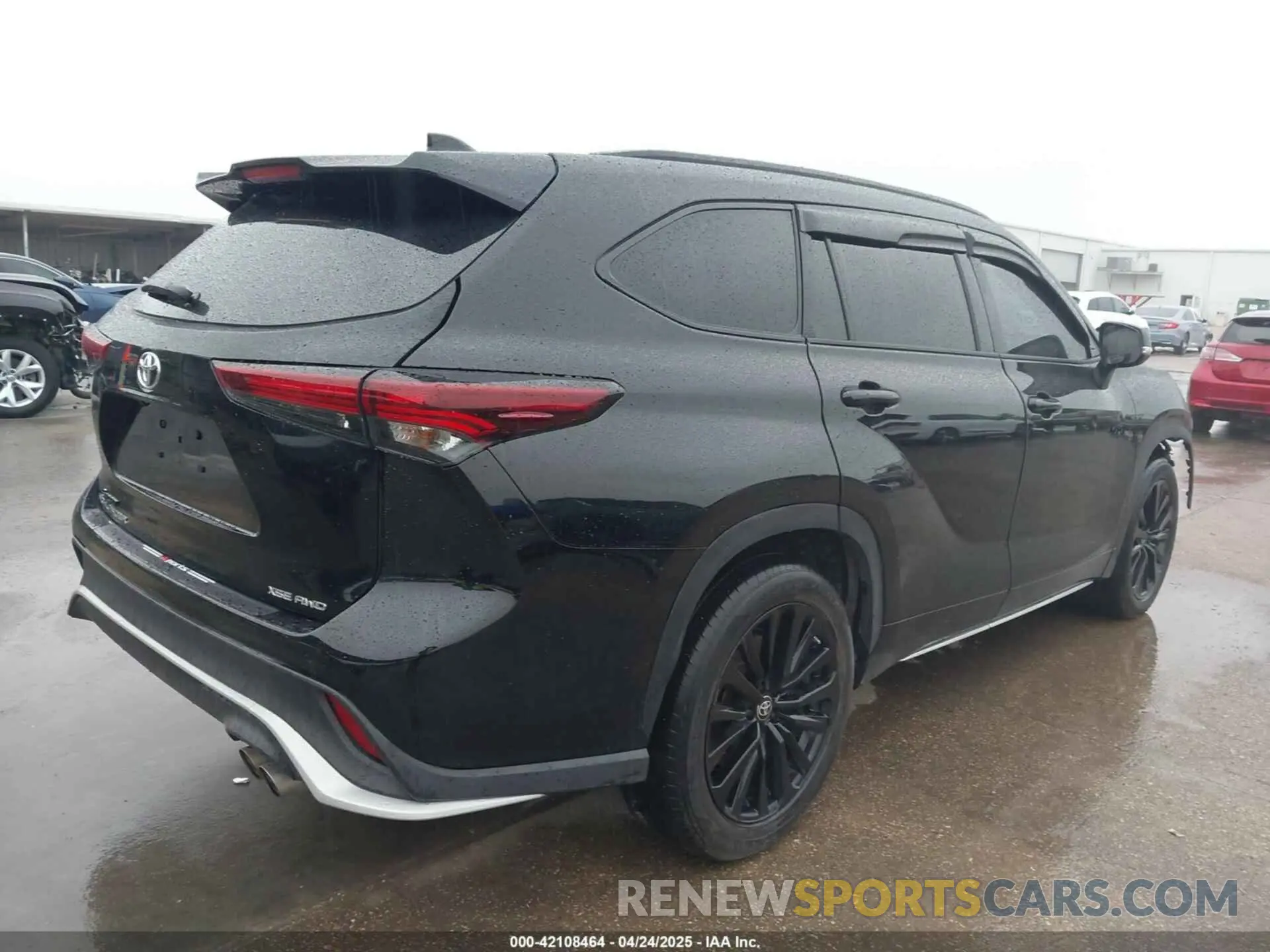 4 Photograph of a damaged car 5TDKDRBH3RS537184 TOYOTA HIGHLANDER 2024