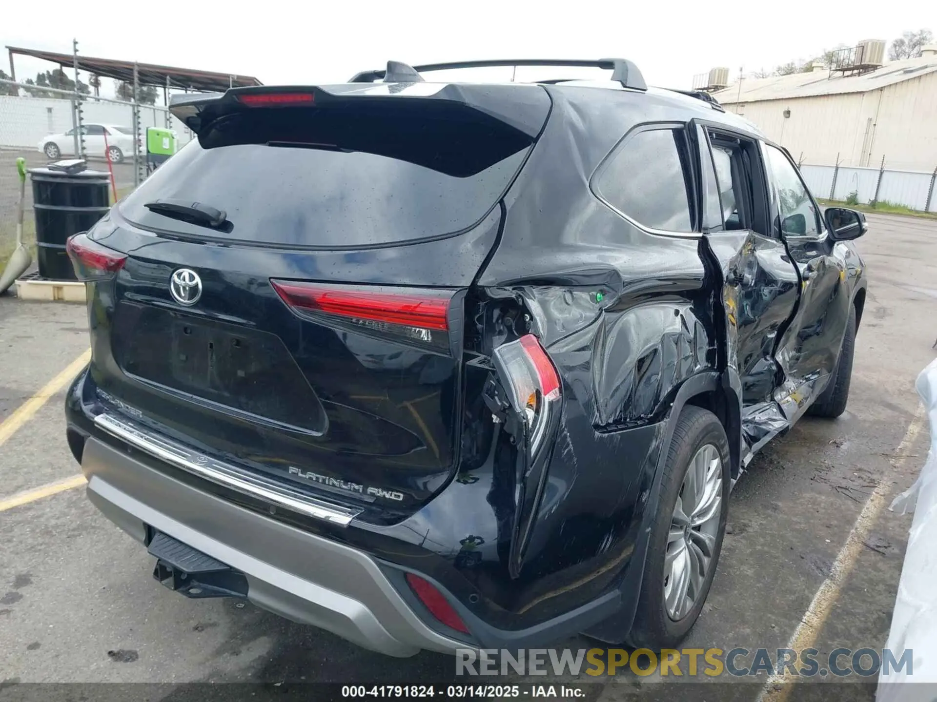 4 Photograph of a damaged car 5TDKDRBH3RS551814 TOYOTA HIGHLANDER 2024