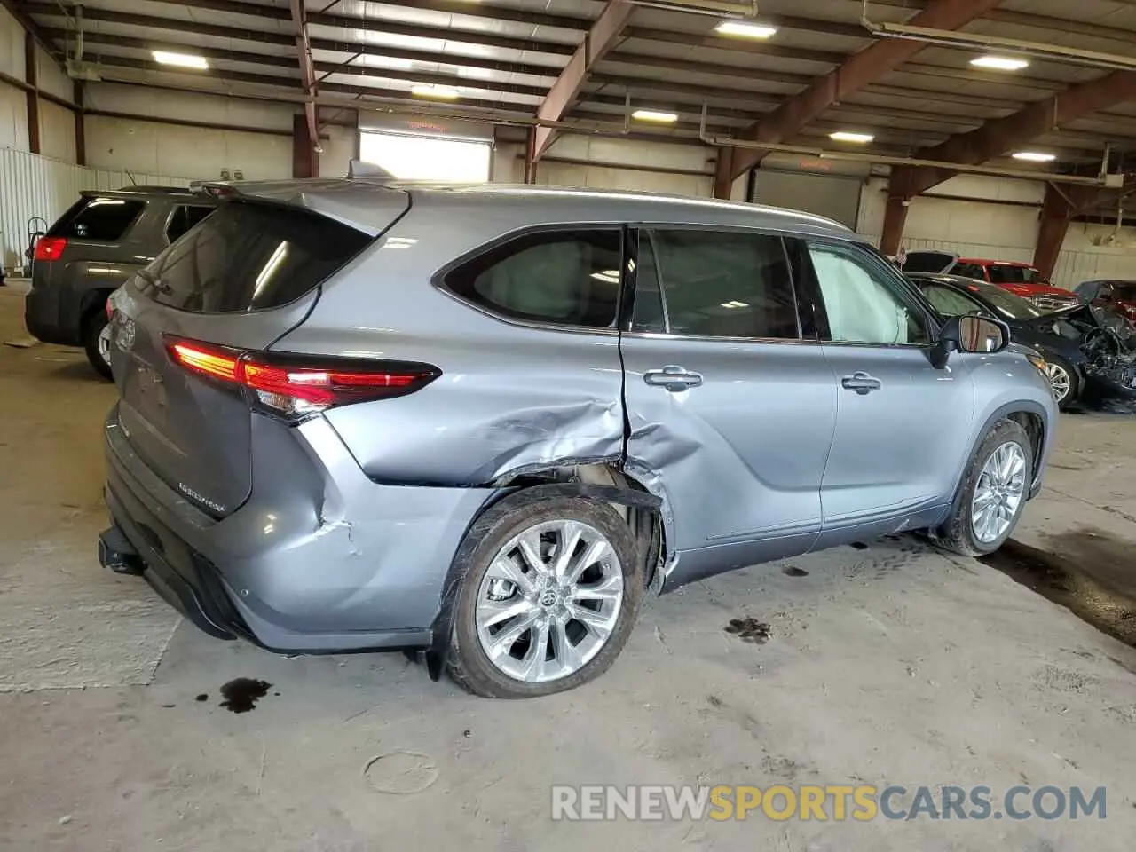 3 Photograph of a damaged car 5TDKDRBH4RS532012 TOYOTA HIGHLANDER 2024