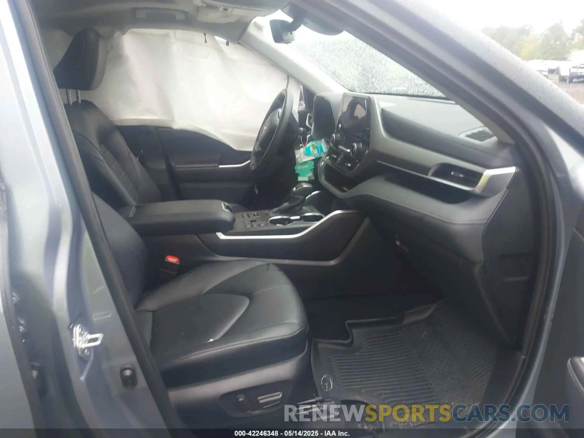 5 Photograph of a damaged car 5TDKDRBH5RS562216 TOYOTA HIGHLANDER 2024