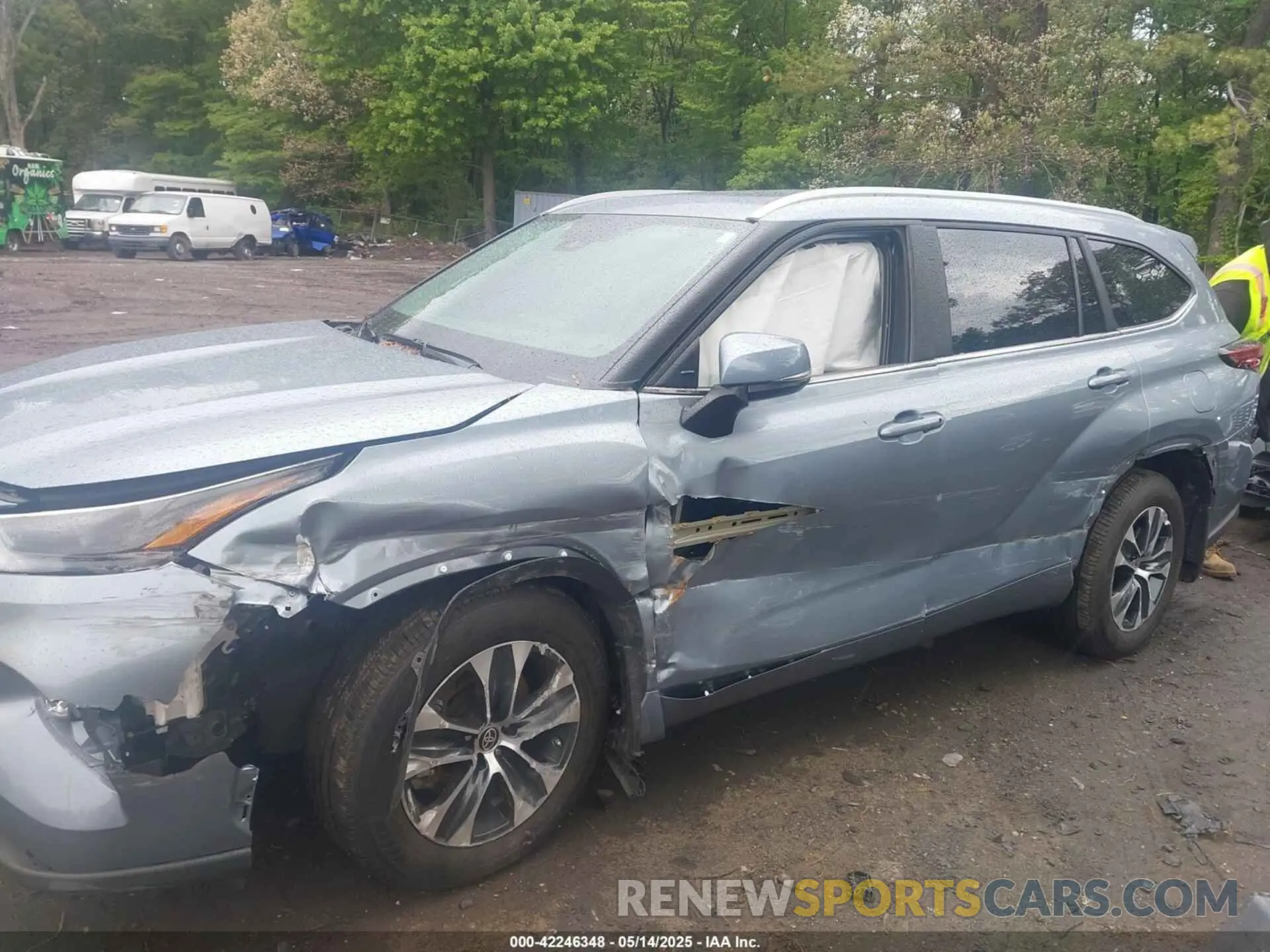 6 Photograph of a damaged car 5TDKDRBH5RS562216 TOYOTA HIGHLANDER 2024