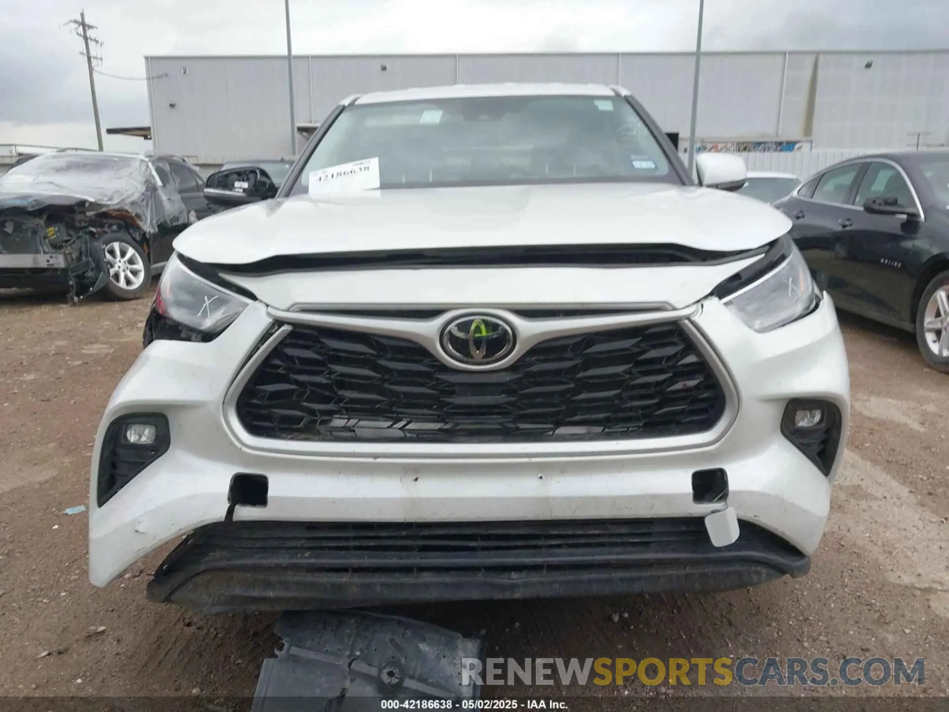 12 Photograph of a damaged car 5TDKDRBH6RS536028 TOYOTA HIGHLANDER 2024
