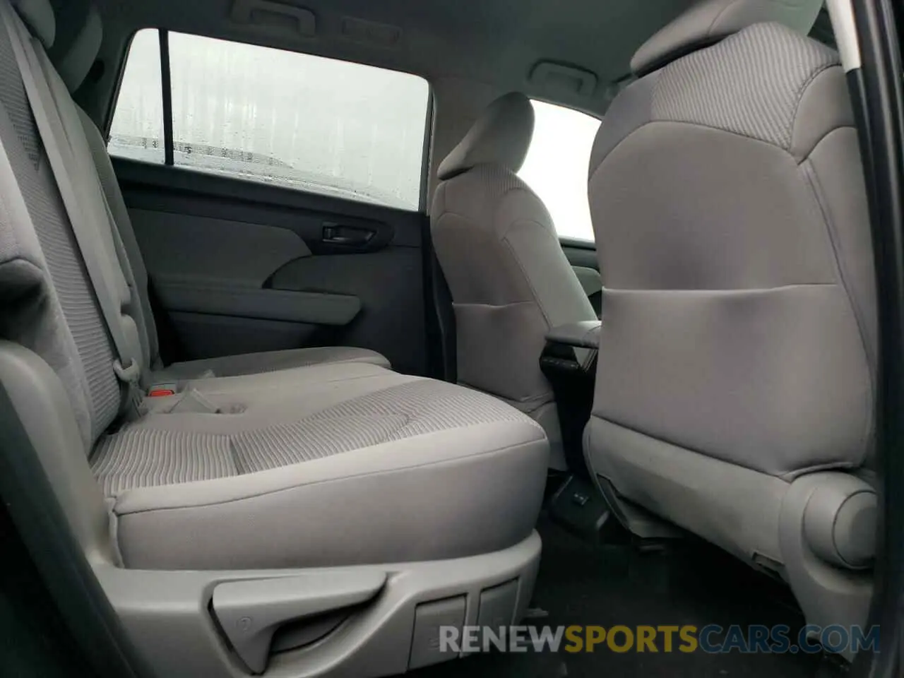 11 Photograph of a damaged car 5TDKDRBH6RS564525 TOYOTA HIGHLANDER 2024
