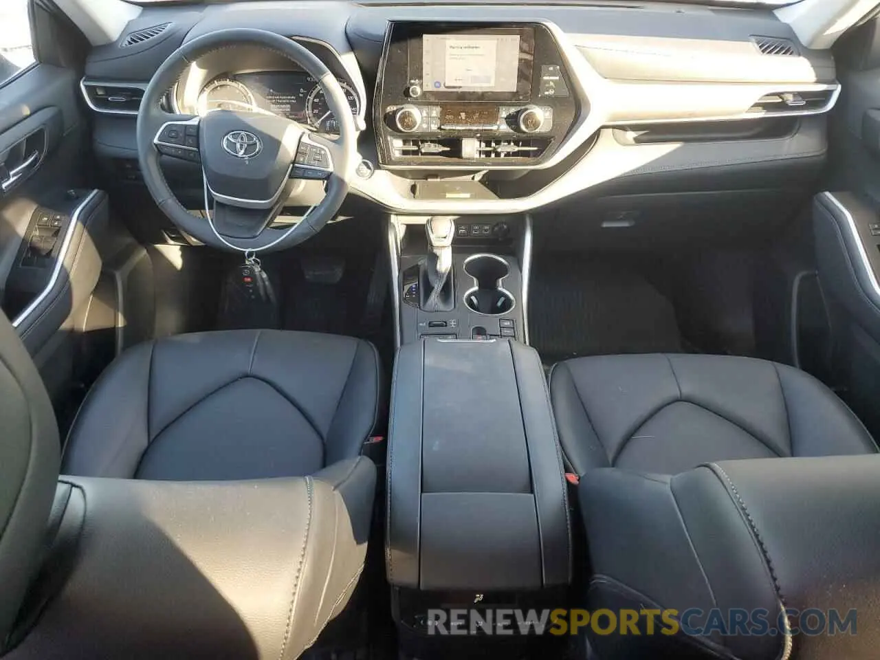 8 Photograph of a damaged car 5TDKDRBH8RS547497 TOYOTA HIGHLANDER 2024