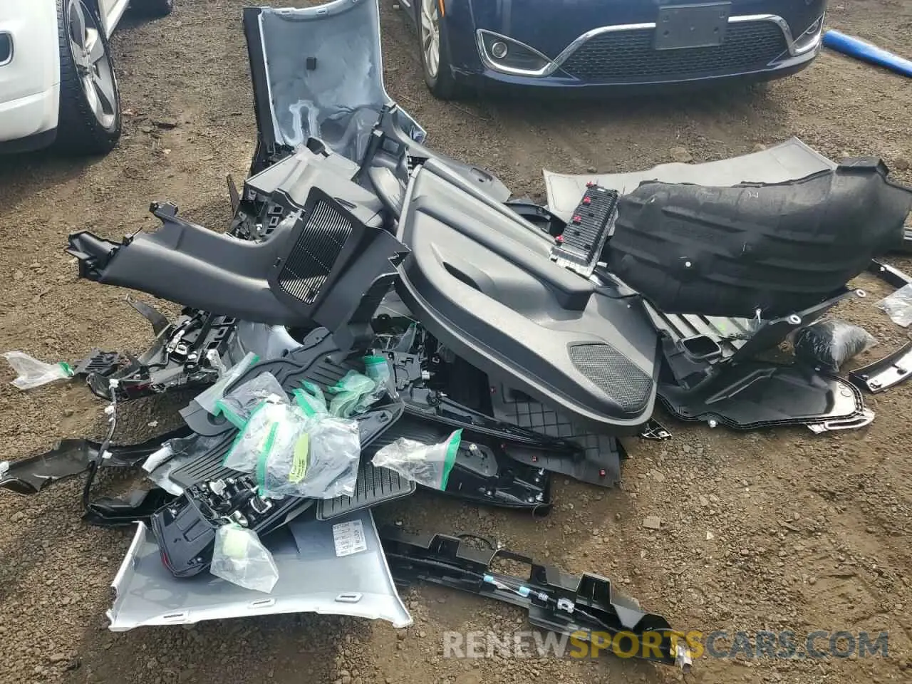 13 Photograph of a damaged car 5TDKDRBH8RS564669 TOYOTA HIGHLANDER 2024