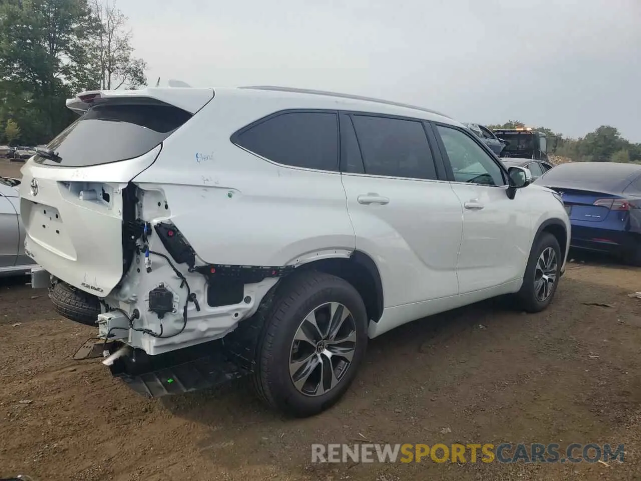 3 Photograph of a damaged car 5TDKDRBH8RS564669 TOYOTA HIGHLANDER 2024