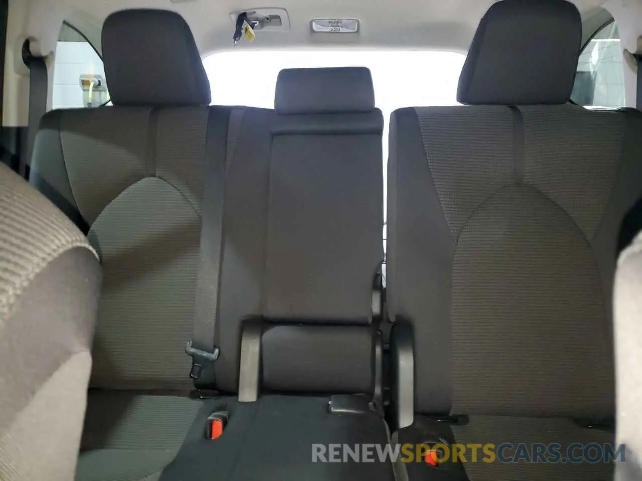 10 Photograph of a damaged car 5TDKDRBH8RS567958 TOYOTA HIGHLANDER 2024