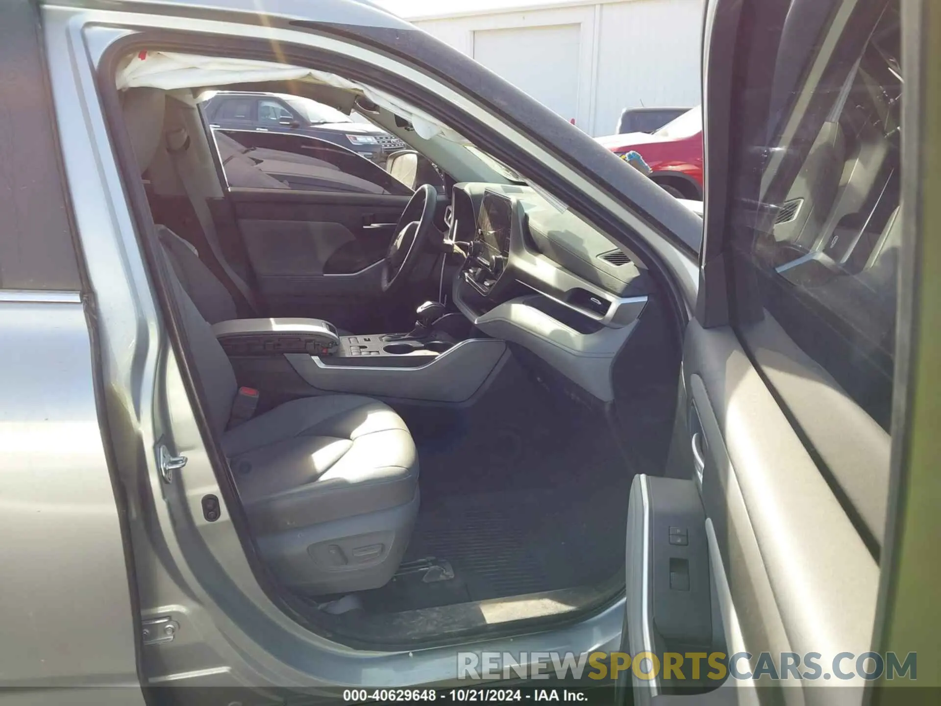 5 Photograph of a damaged car 5TDKDRBHXRS529292 TOYOTA HIGHLANDER 2024